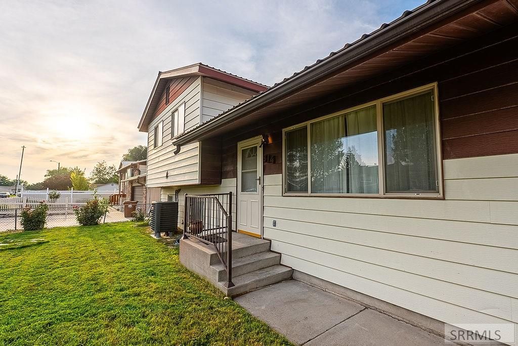 Image 7 of property listing at 814 Boyd, Pocatello, ID 83202