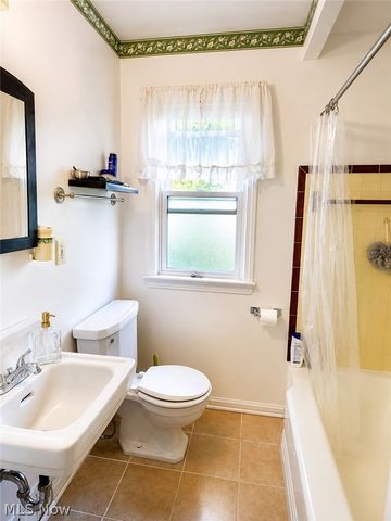 5753 W 46th Street, Parma, OH 44134