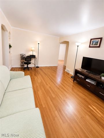 5753 W 46th Street, Parma, OH 44134