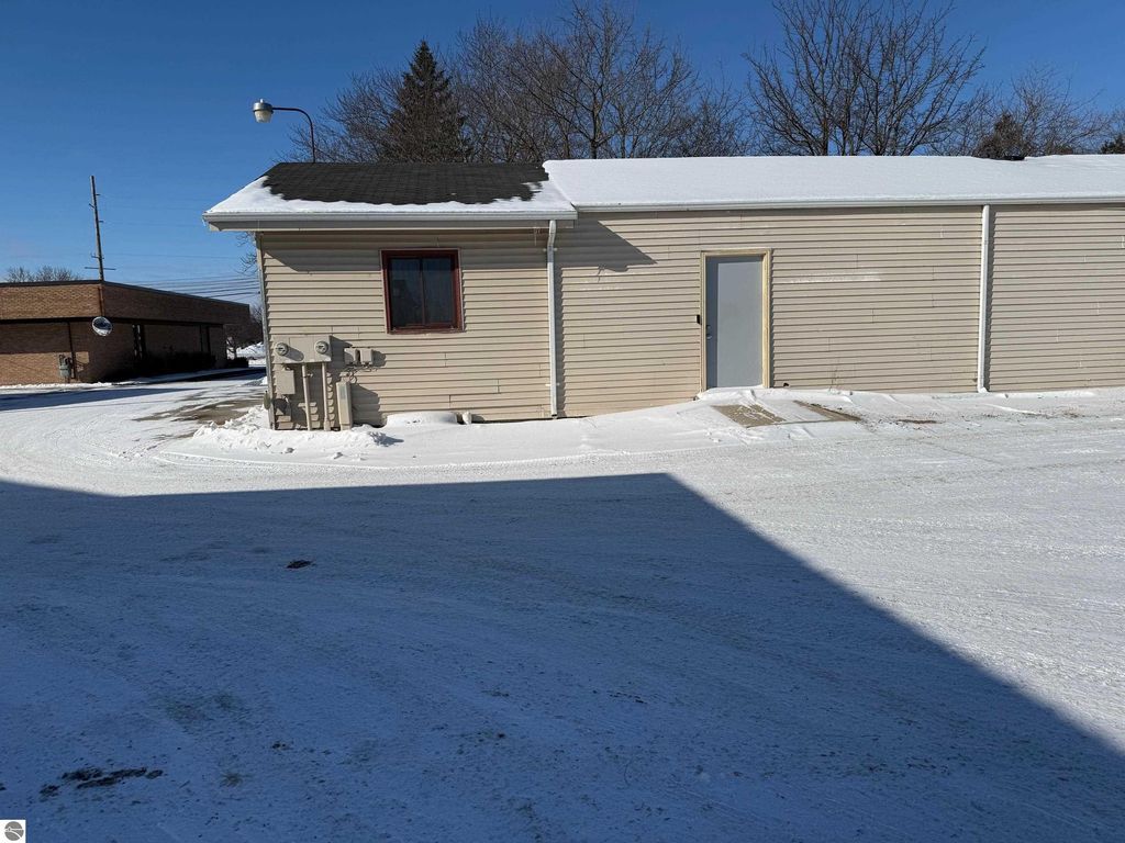 Image 1 of property listing at 4049 "B" E Northwind Drive, Mt Pleasant, MI 48858