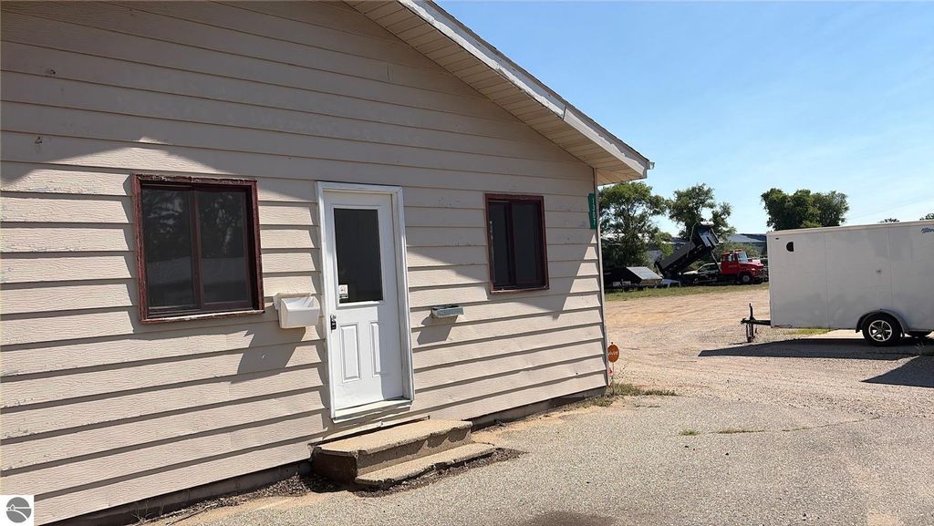 Image 11 of property listing at 4049 "B" E Northwind Drive, Mt Pleasant, MI 48858