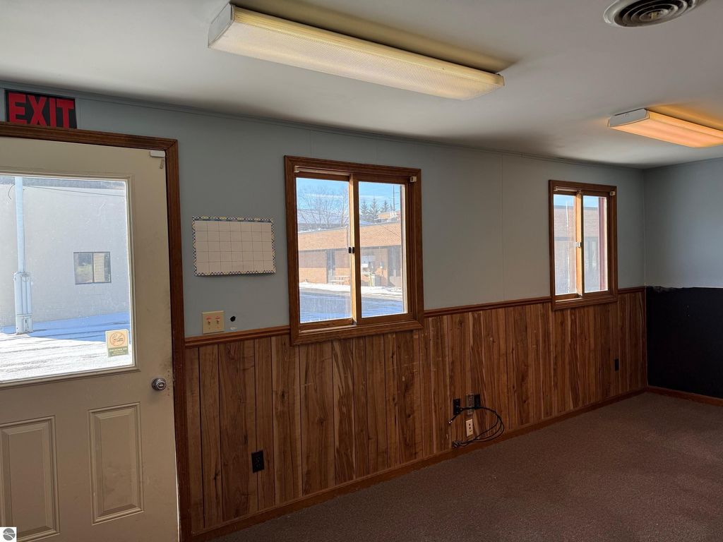 Image 7 of property listing at 4049 "B" E Northwind Drive, Mt Pleasant, MI 48858