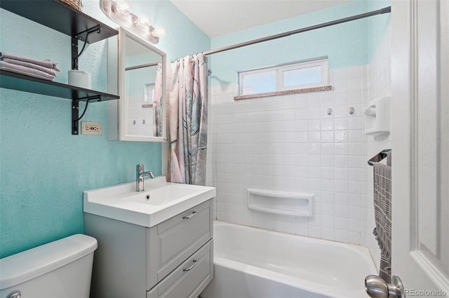 2057 Ironton Street, Aurora, CO 80010