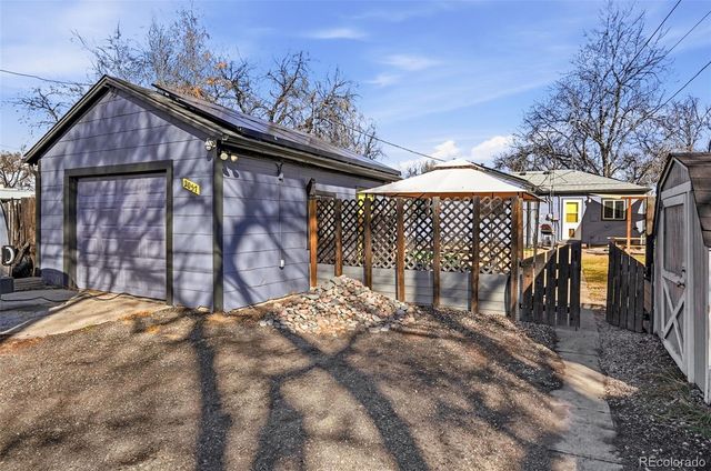 2057 Ironton Street, Aurora, CO 80010