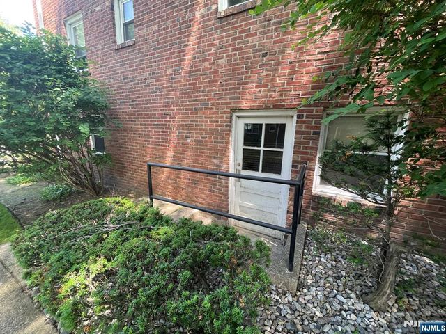 151 E Palisade Avenue B-5, Englewood, NJ 07631