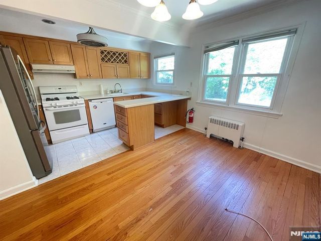 151 E Palisade Avenue B-5, Englewood, NJ 07631