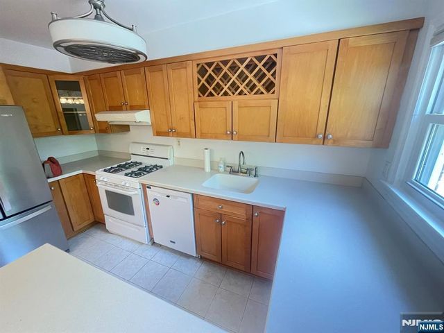 151 E Palisade Avenue B-5, Englewood, NJ 07631