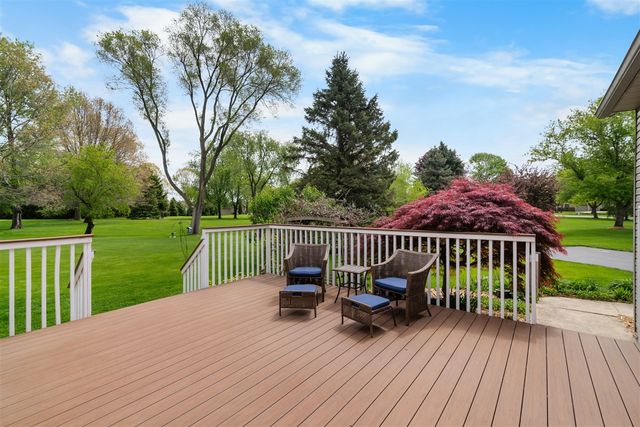 9355 Apple Crest Drive, Saline, MI 48176
