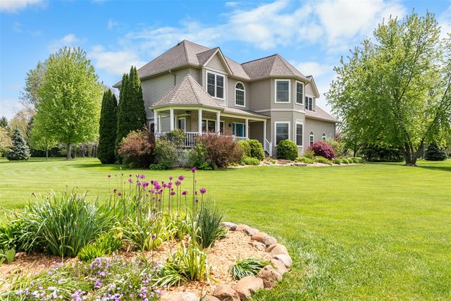 9355 Apple Crest Drive, Saline, MI 48176