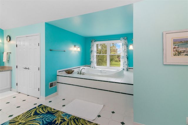 9355 Apple Crest Drive, Saline, MI 48176