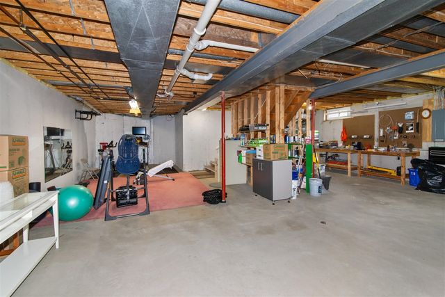 9355 Apple Crest Drive, Saline, MI 48176
