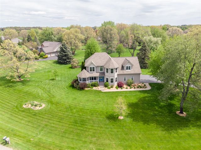 9355 Apple Crest Drive, Saline, MI 48176