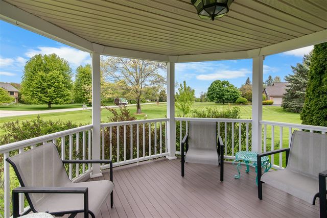 9355 Apple Crest Drive, Saline, MI 48176