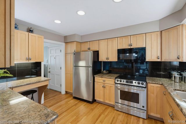42472 Woodward Avenue B1, Bloomfield Hills, MI 48304