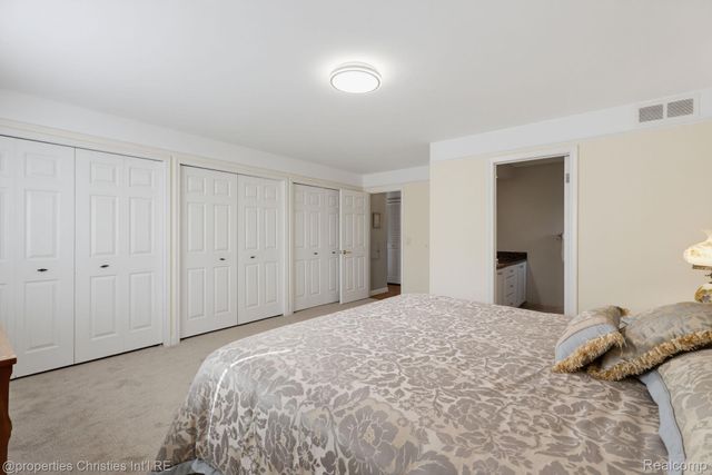 42472 Woodward Avenue B1, Bloomfield Hills, MI 48304