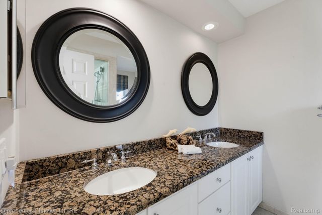 42472 Woodward Avenue B1, Bloomfield Hills, MI 48304