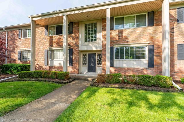 42472 Woodward Avenue B1, Bloomfield Hills, MI 48304