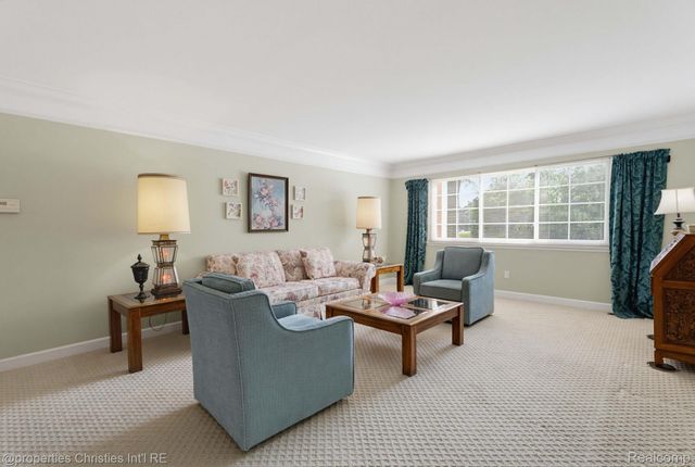 42472 Woodward Avenue B1, Bloomfield Hills, MI 48304