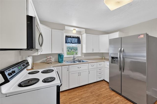 6309 Whitewood St, South Park, PA 15129