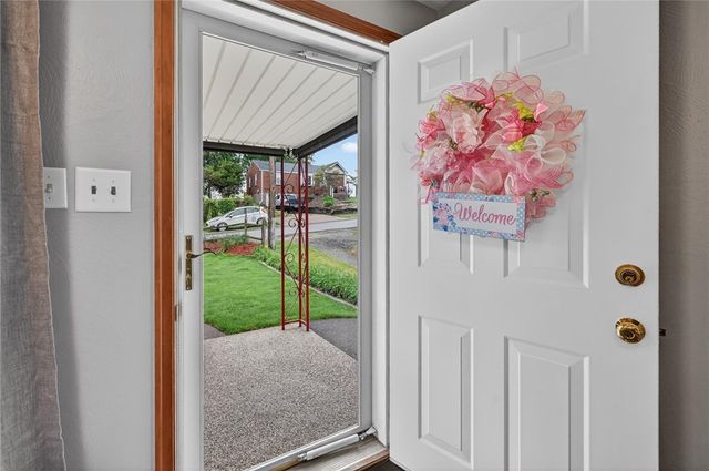 6309 Whitewood St, South Park, PA 15129