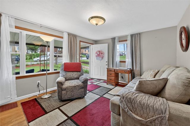 6309 Whitewood St, South Park, PA 15129