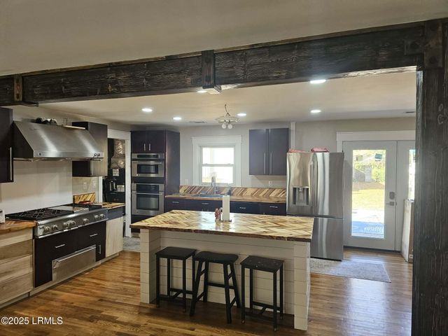 3003 Shell Point Road, Beaufort, SC 29906