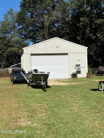 3003 Shell Point Road, Beaufort, SC 29906