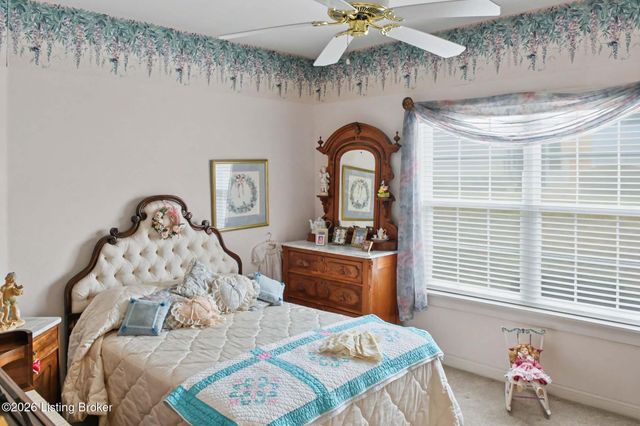 8126 Saint Andrews Village Dr, Louisville, KY 40241