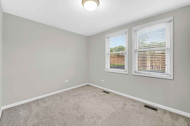 1040 N Kingsbury Street, Chicago, IL 60610