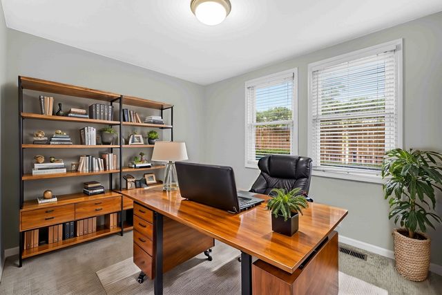 1040 N Kingsbury Street, Chicago, IL 60610