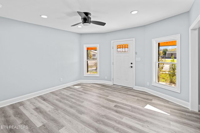 125 N Chamberlain Ave, Rockwood, TN 37854