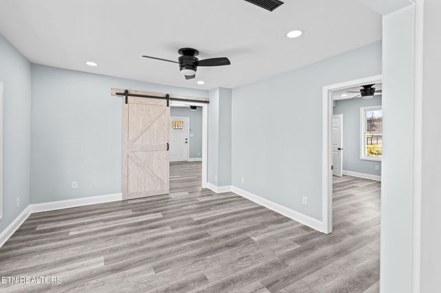 125 N Chamberlain Ave, Rockwood, TN 37854