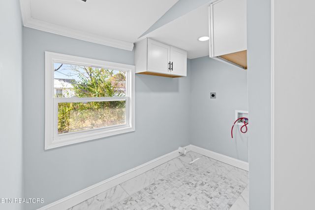 125 N Chamberlain Ave, Rockwood, TN 37854