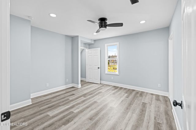 125 N Chamberlain Ave, Rockwood, TN 37854