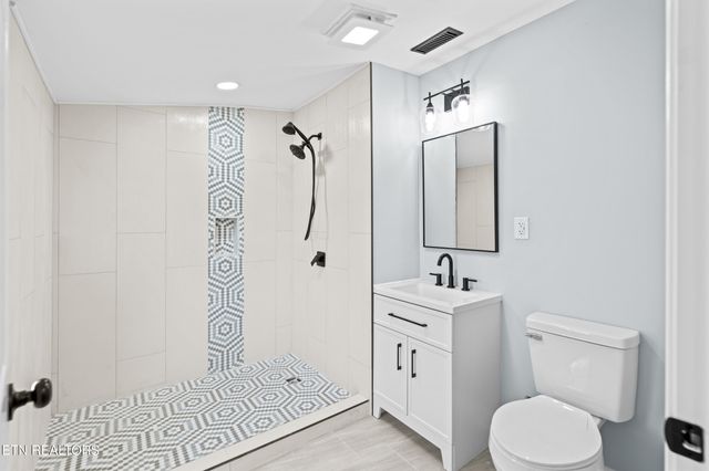 125 N Chamberlain Ave, Rockwood, TN 37854