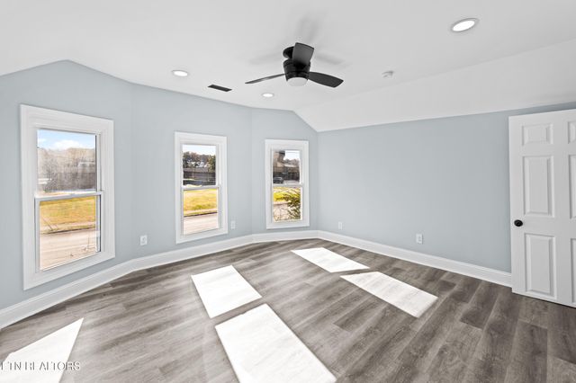 125 N Chamberlain Ave, Rockwood, TN 37854