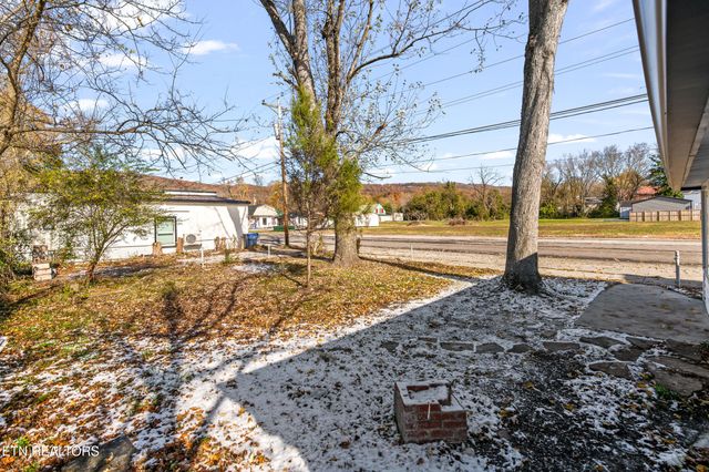 125 N Chamberlain Ave, Rockwood, TN 37854