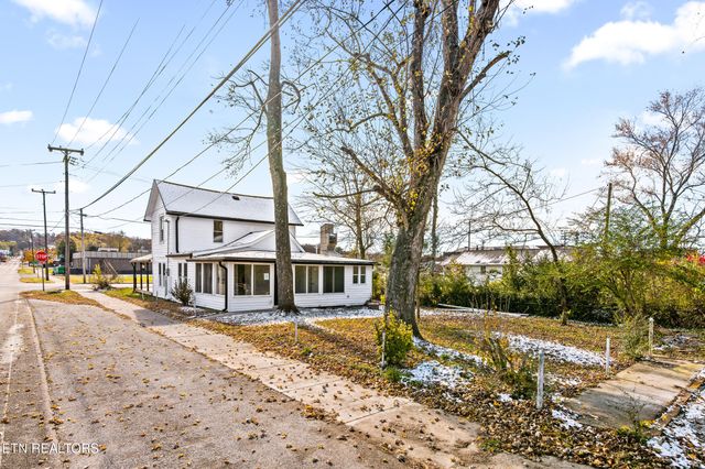 125 N Chamberlain Ave, Rockwood, TN 37854