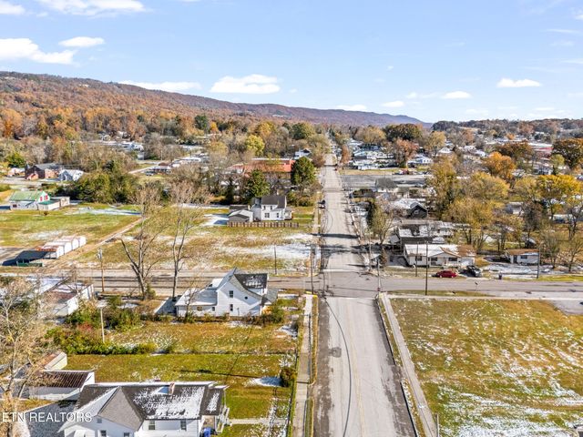 125 N Chamberlain Ave, Rockwood, TN 37854