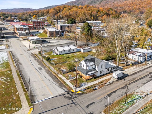 125 N Chamberlain Ave, Rockwood, TN 37854