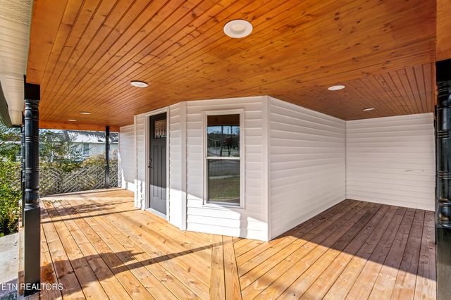 125 N Chamberlain Ave, Rockwood, TN 37854