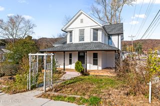 125 N Chamberlain Ave, Rockwood, TN 37854