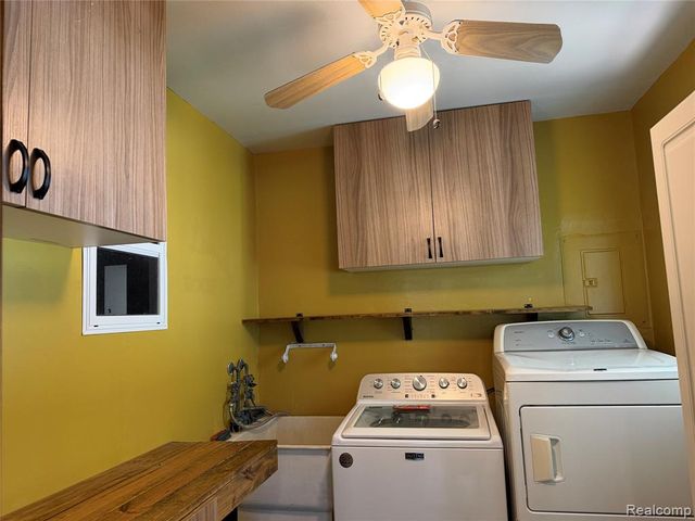 33823 Hiveley Street, Westland, MI 48186