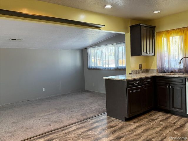 33823 Hiveley Street, Westland, MI 48186