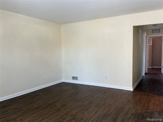 33823 Hiveley Street, Westland, MI 48186