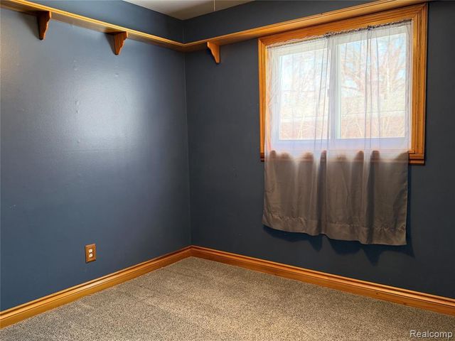 33823 Hiveley Street, Westland, MI 48186