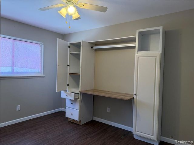 33823 Hiveley Street, Westland, MI 48186