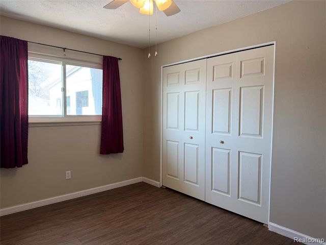 33823 Hiveley Street, Westland, MI 48186