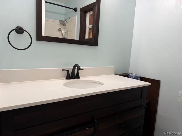 33823 Hiveley Street, Westland, MI 48186