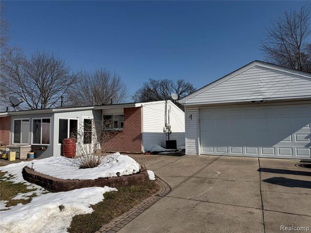 33823 Hiveley Street, Westland, MI 48186